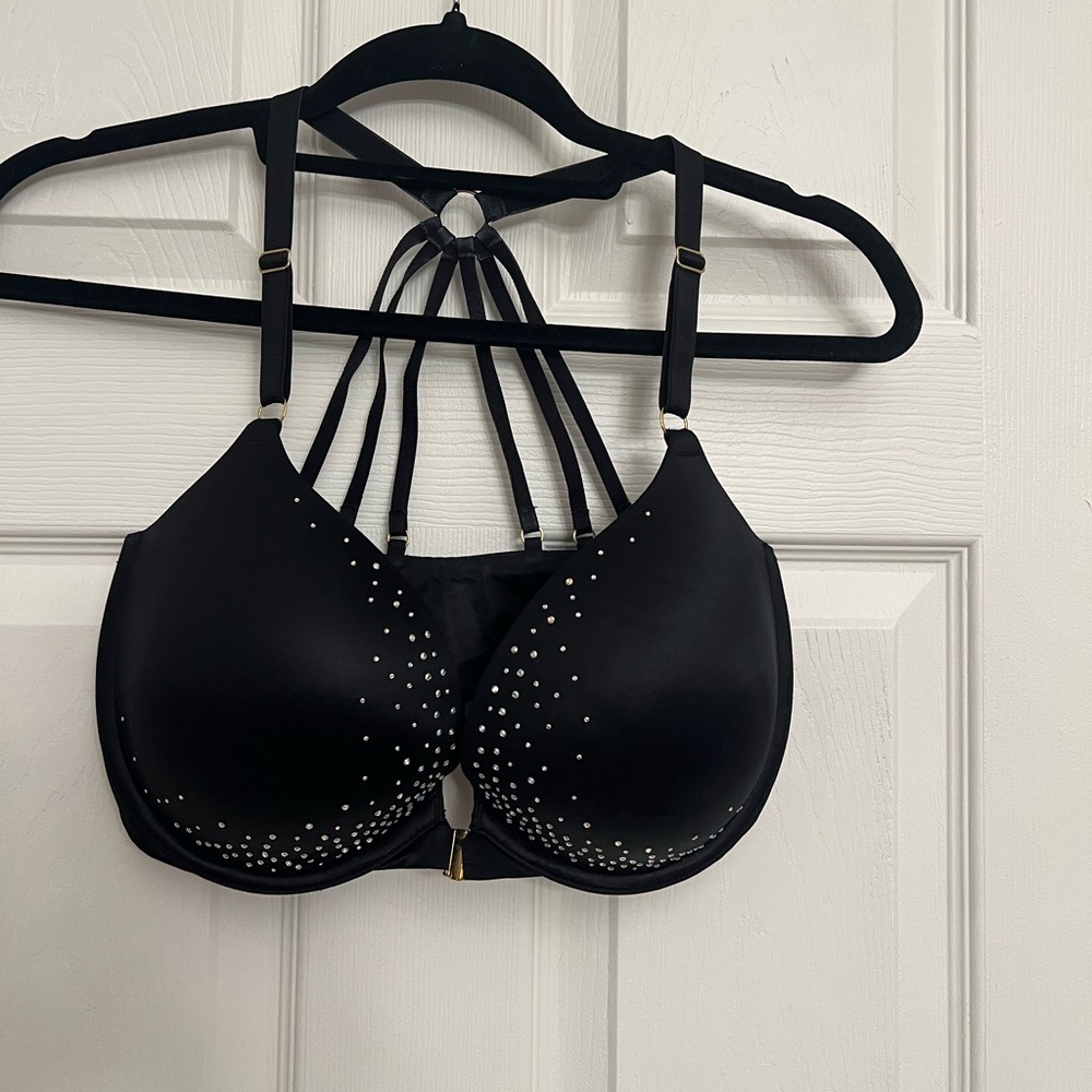 Victoria's Secret front close push up bra (34DDD)